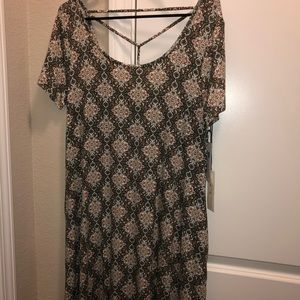 Patterned green dress